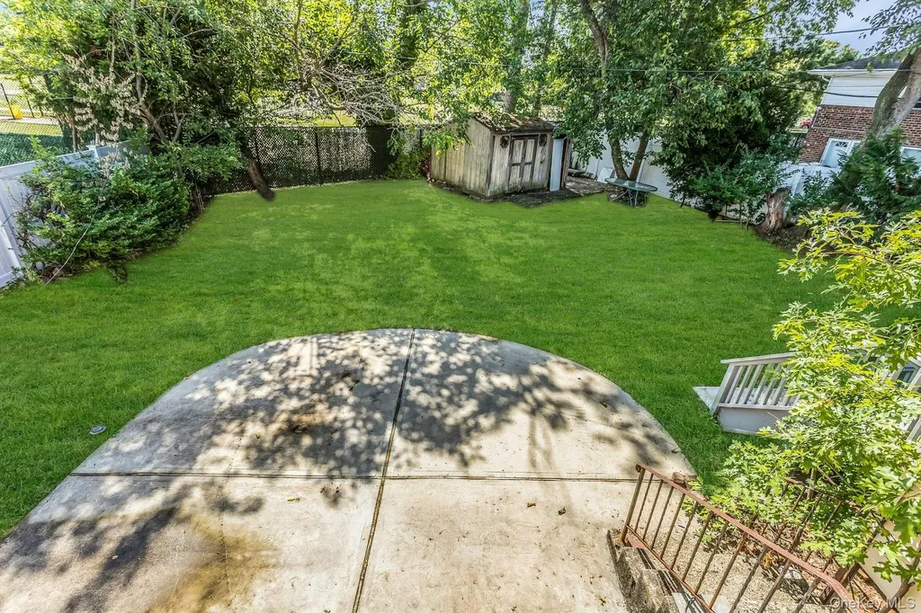 58 Pasadena Drive Plainview NY 11803