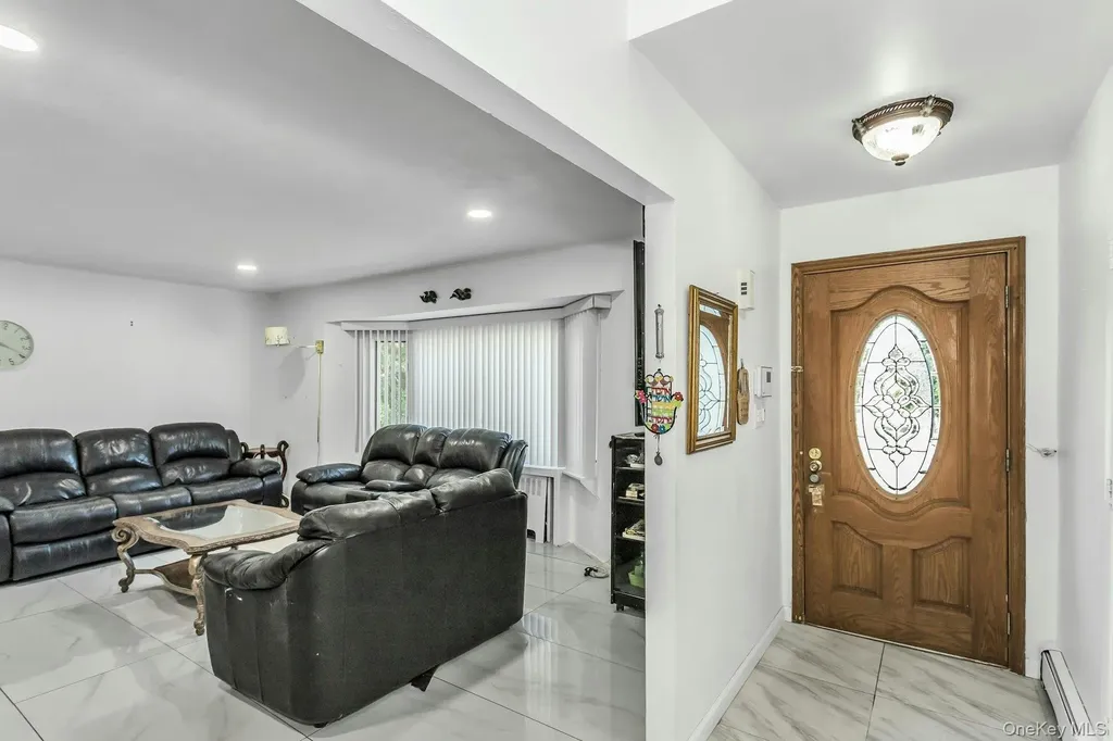 58 Pasadena Drive Plainview NY 11803