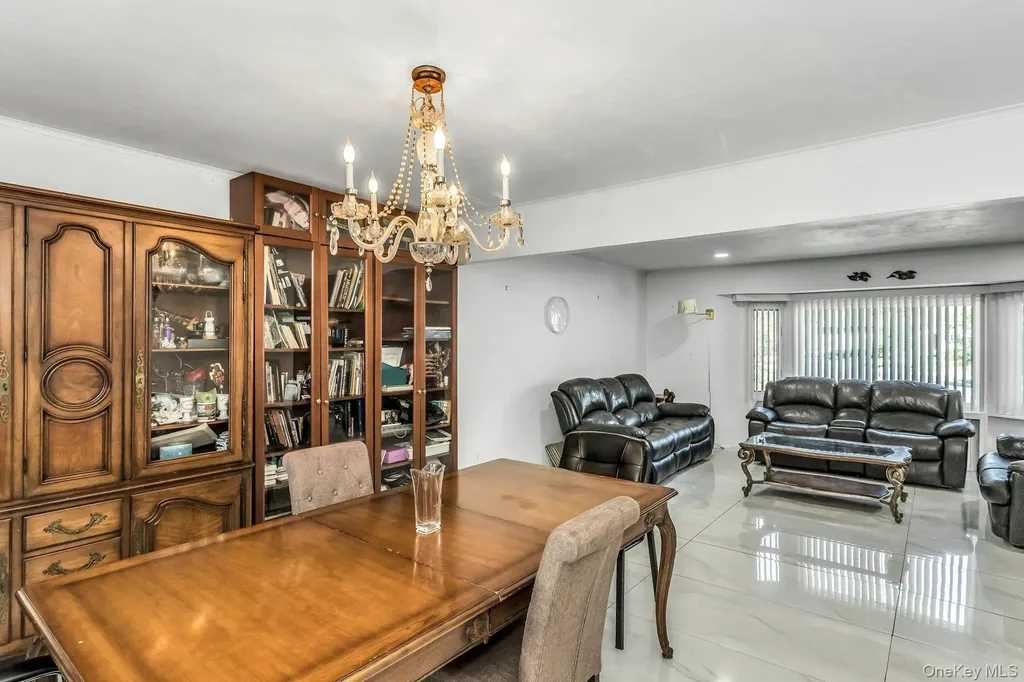 58 Pasadena Drive Plainview NY 11803