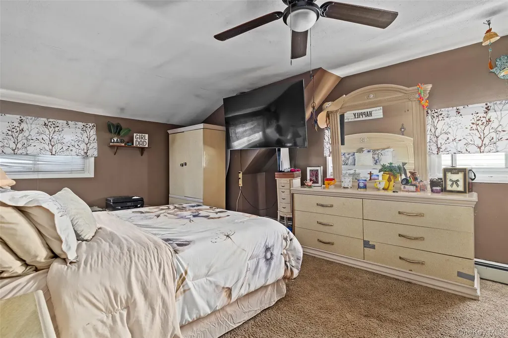 6 Downhill Lane Wantagh NY 11793