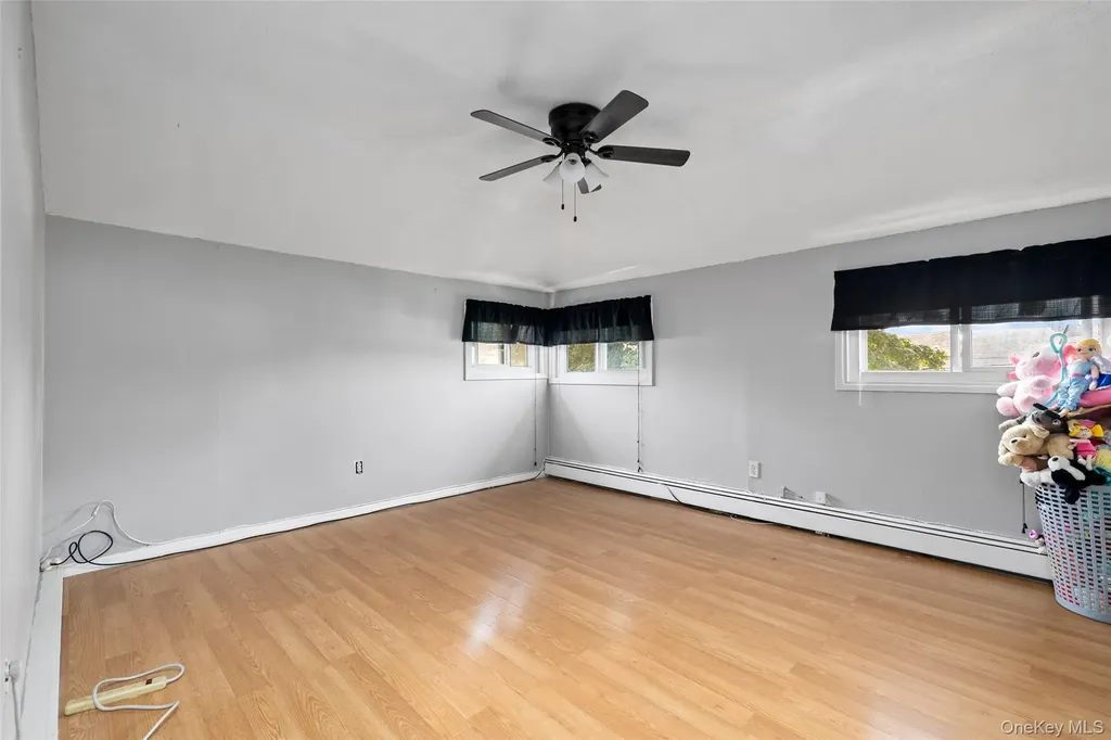 6 Downhill Lane Wantagh NY 11793