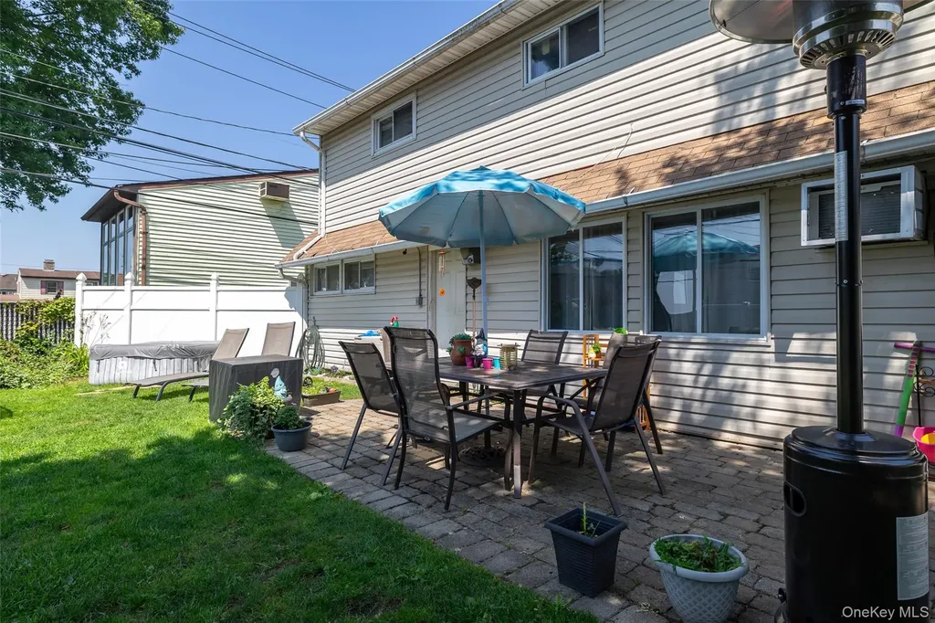 6 Downhill Lane Wantagh NY 11793
