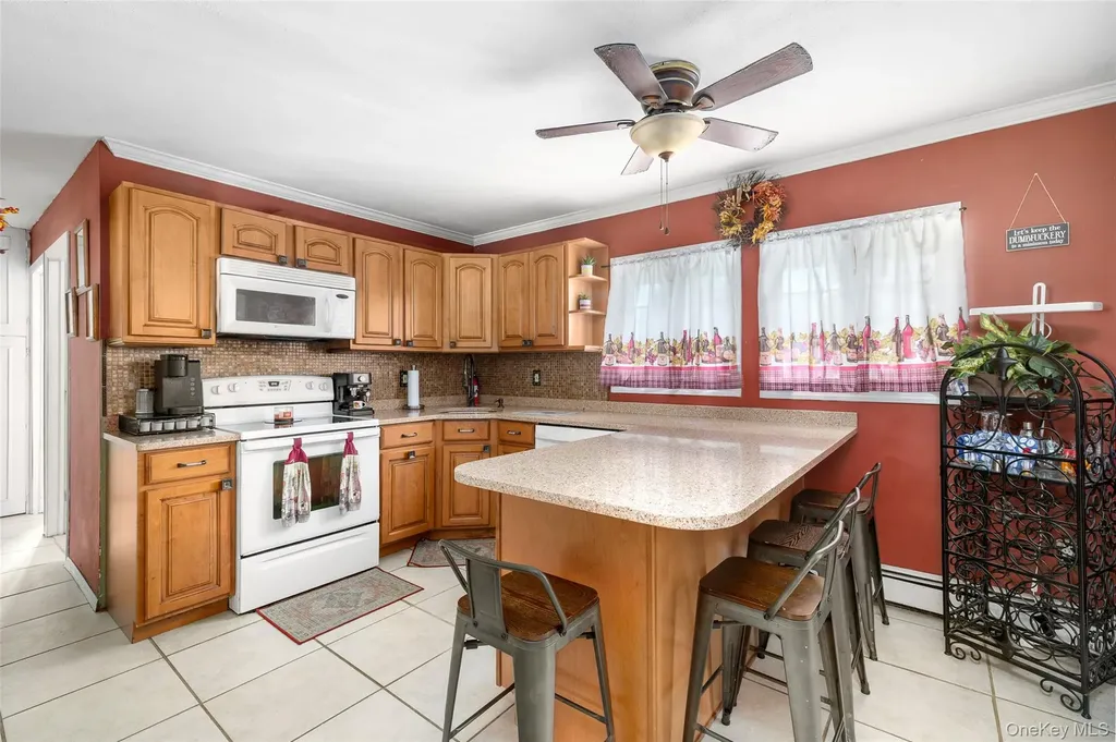 6 Downhill Lane Wantagh NY 11793