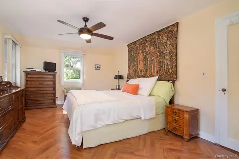 466 California Road Bronxville NY 10708