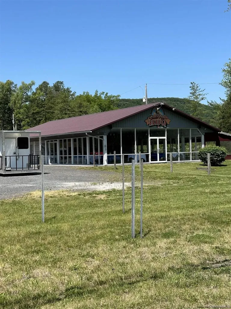 963 Kings Highway Saugerties NY 12477