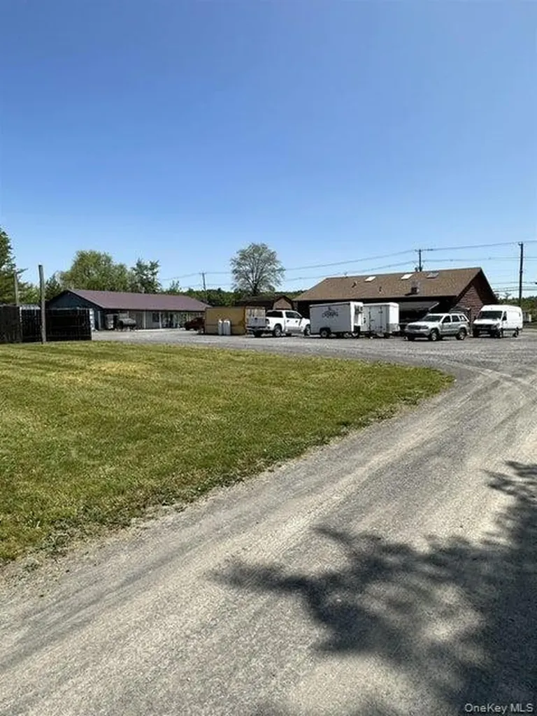 963 Kings Highway Saugerties NY 12477