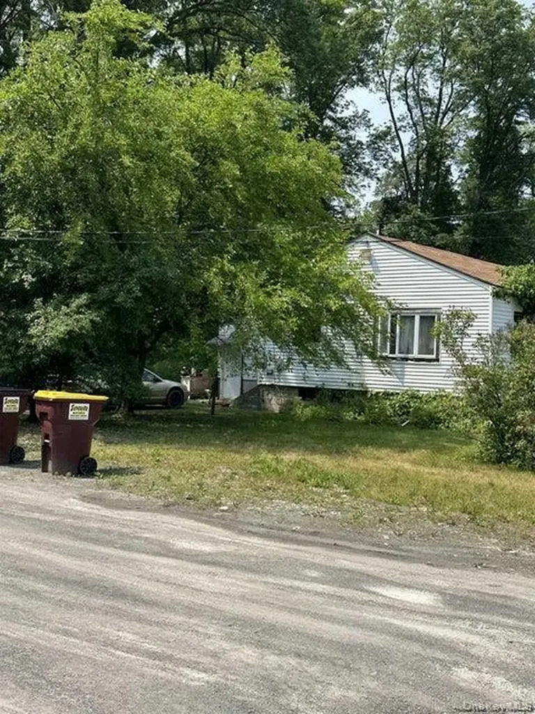 963 Kings Highway Saugerties NY 12477