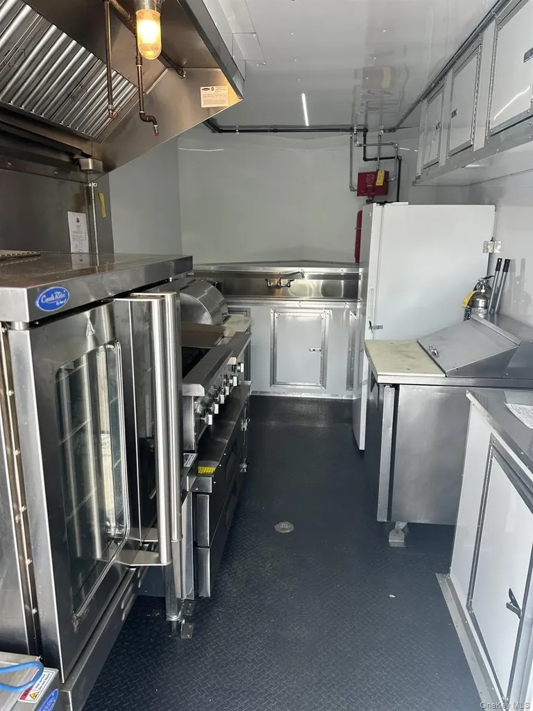 963 Kings Highway Saugerties NY 12477