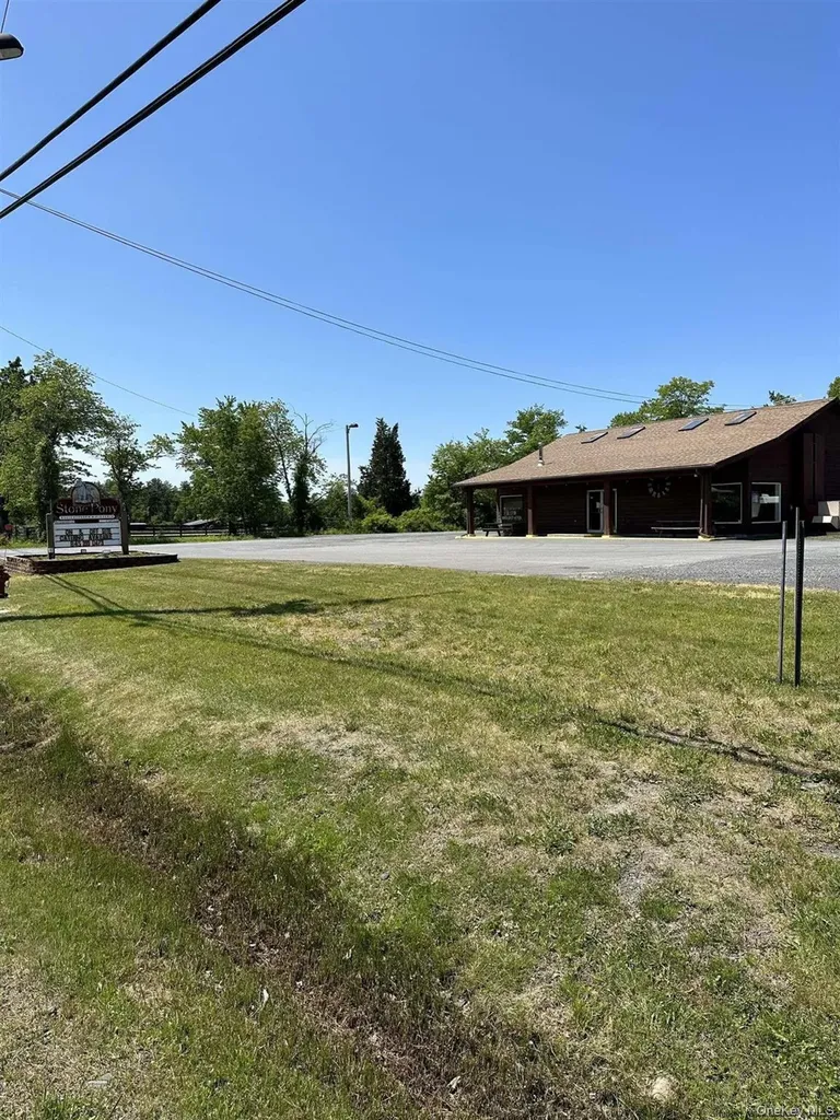 963 Kings Highway Saugerties NY 12477