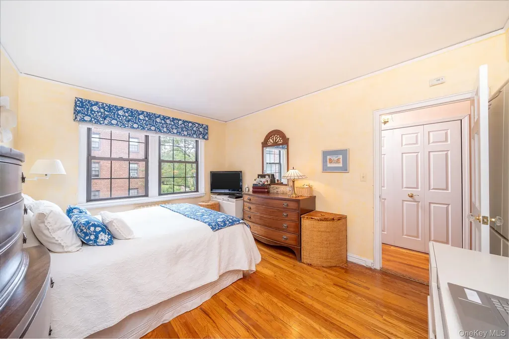 180 Garth Road Scarsdale NY 10583