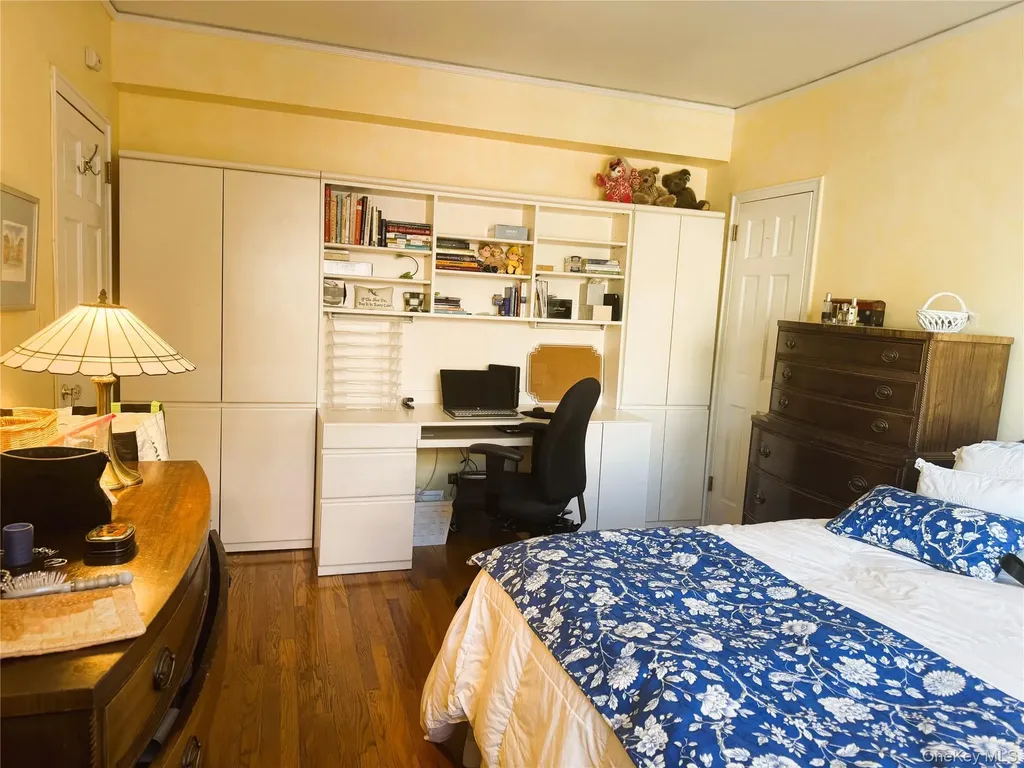 180 Garth Road Scarsdale NY 10583