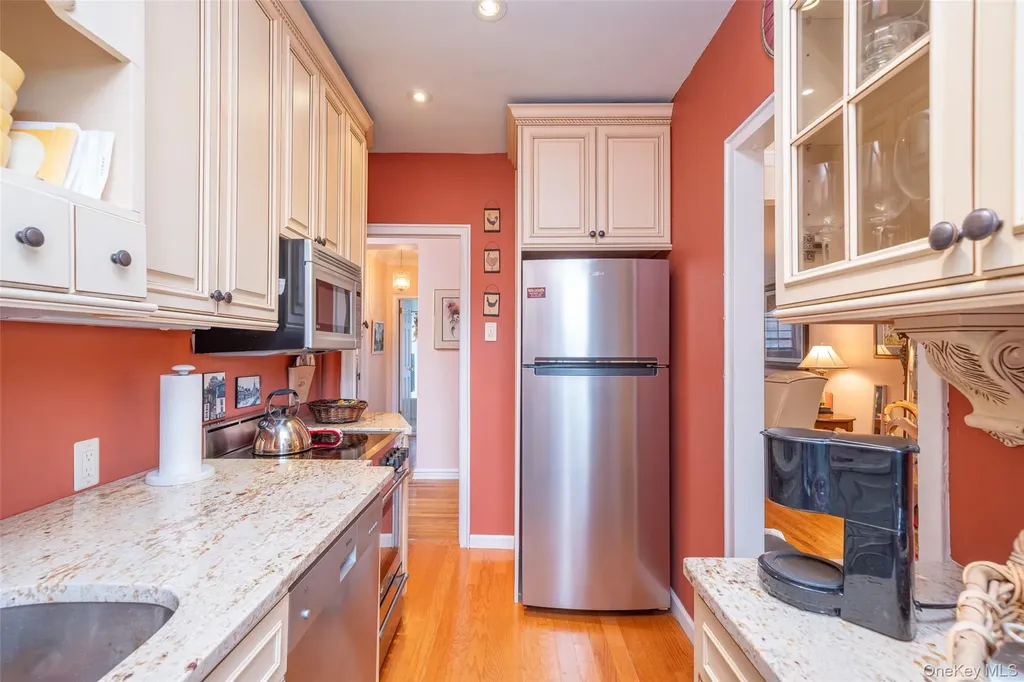 180 Garth Road Scarsdale NY 10583