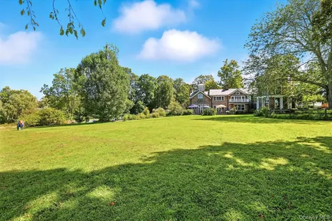 11 Carriage House Road Waccabuc NY 10597