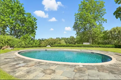11 Carriage House Road Waccabuc NY 10597