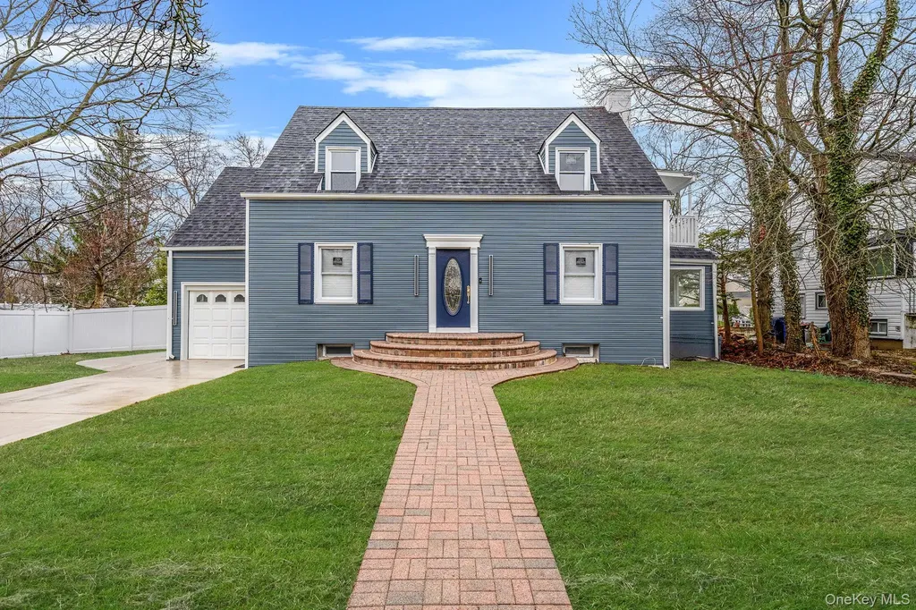 255 Moore Avenue Freeport NY 11520