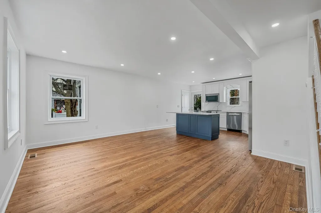 255 Moore Avenue Freeport NY 11520