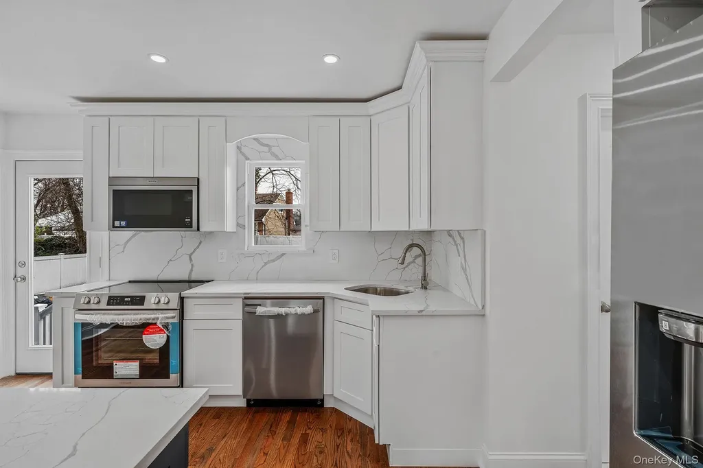 255 Moore Avenue Freeport NY 11520