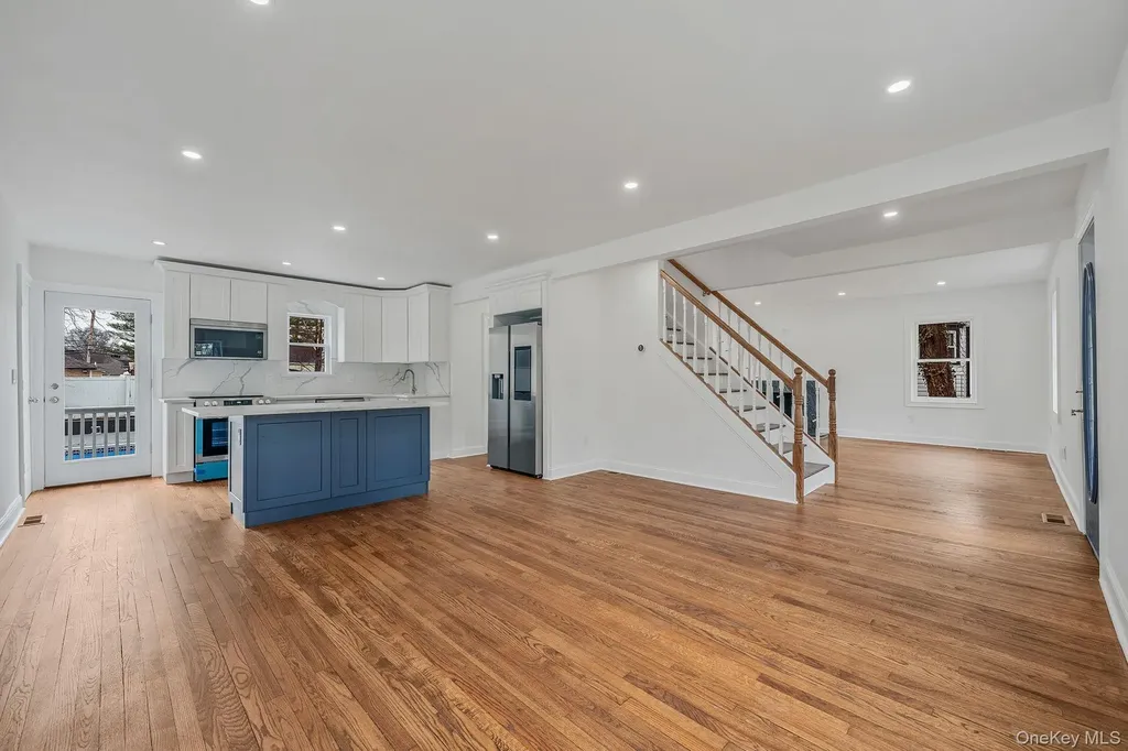 255 Moore Avenue Freeport NY 11520