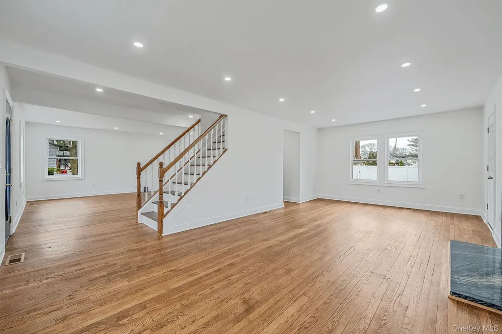 255 Moore Avenue Freeport NY 11520