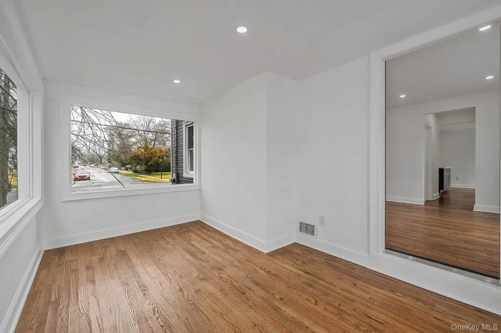 255 Moore Avenue Freeport NY 11520