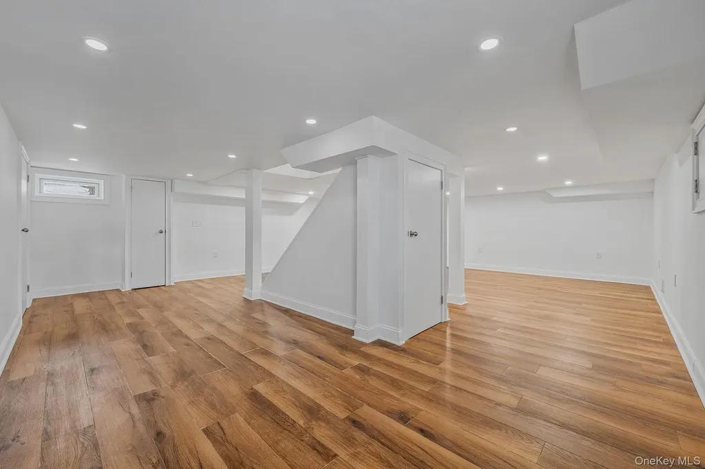 255 Moore Avenue Freeport NY 11520