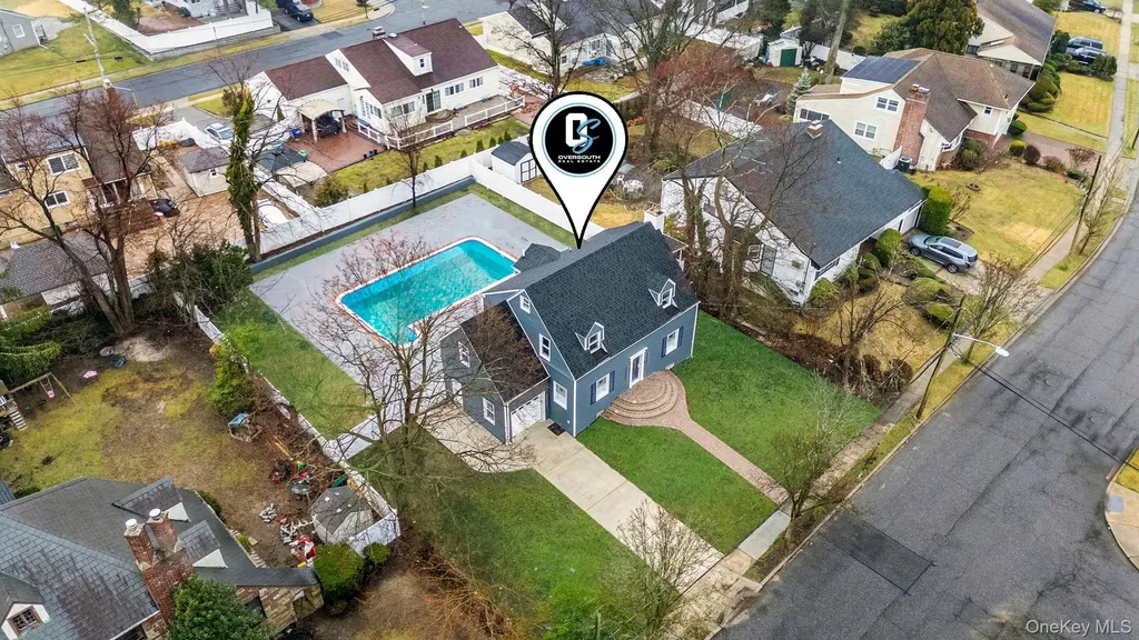 255 Moore Avenue Freeport NY 11520