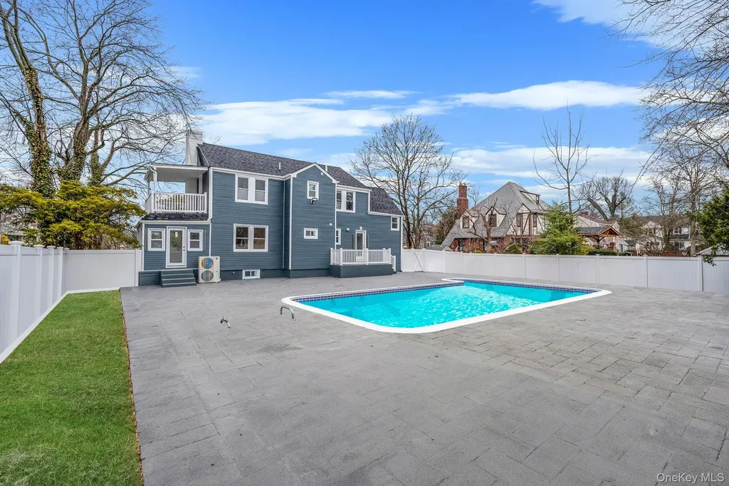 255 Moore Avenue Freeport NY 11520