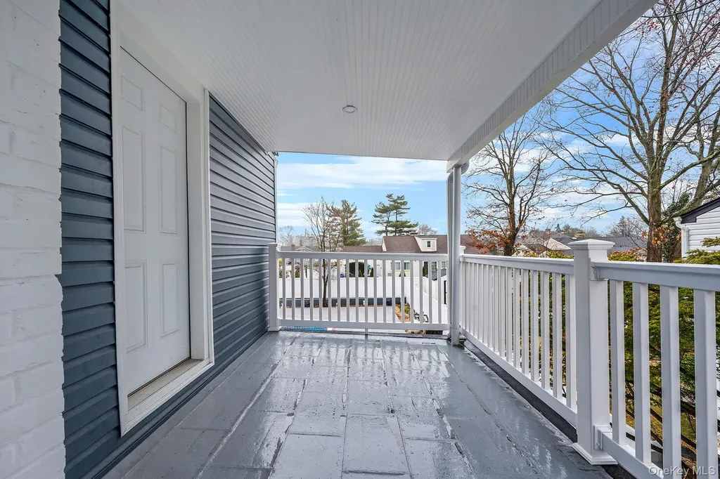 255 Moore Avenue Freeport NY 11520
