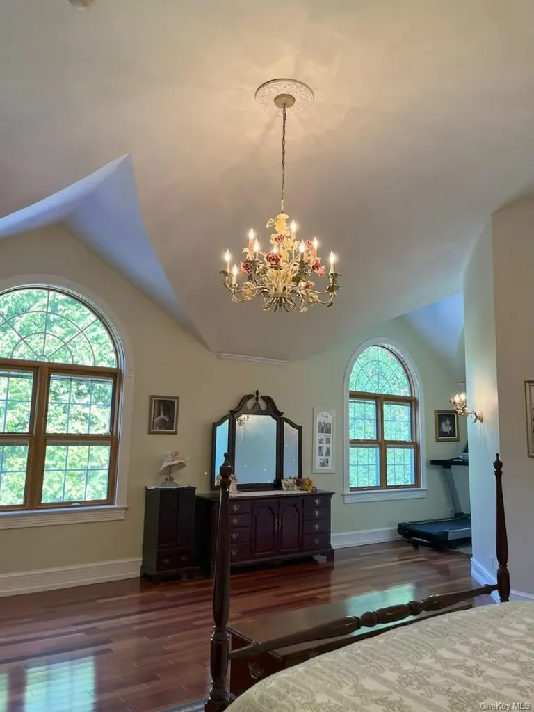 48 River Heights Drive Smithtown NY 11787