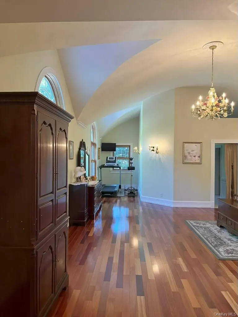 48 River Heights Drive Smithtown NY 11787
