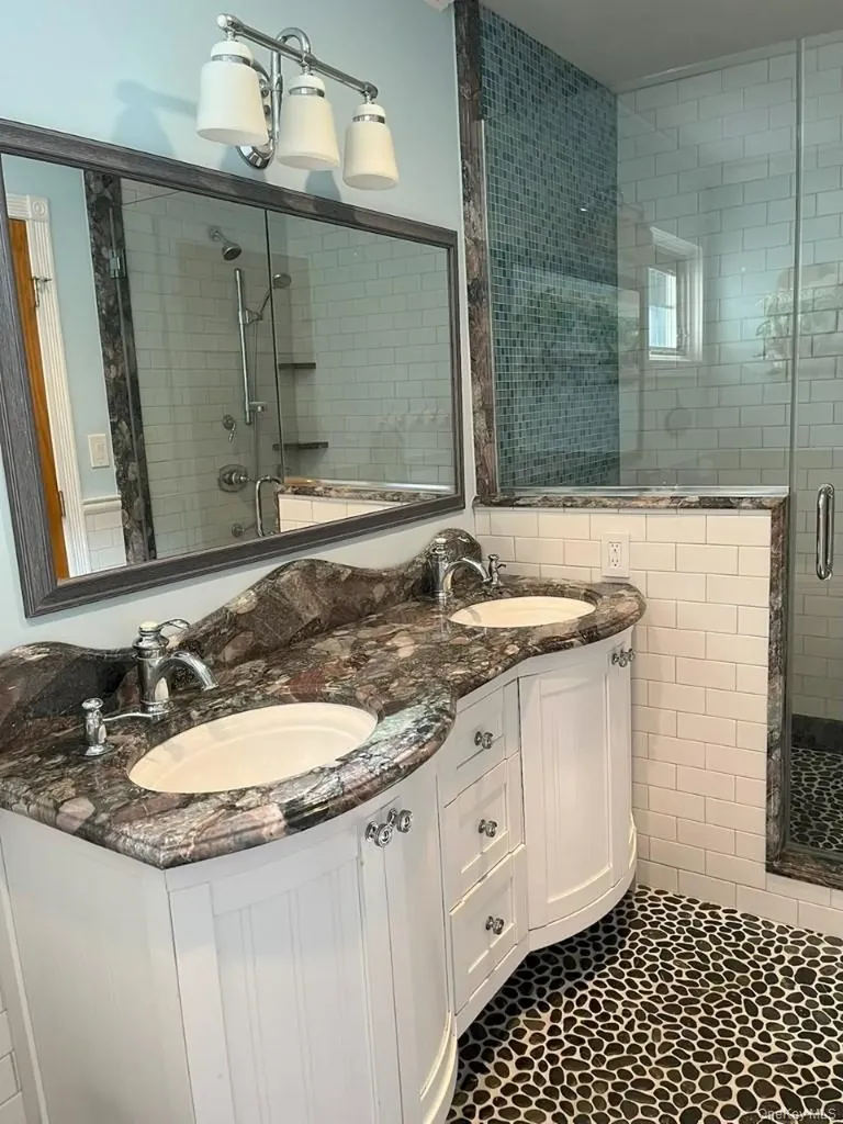 48 River Heights Drive Smithtown NY 11787