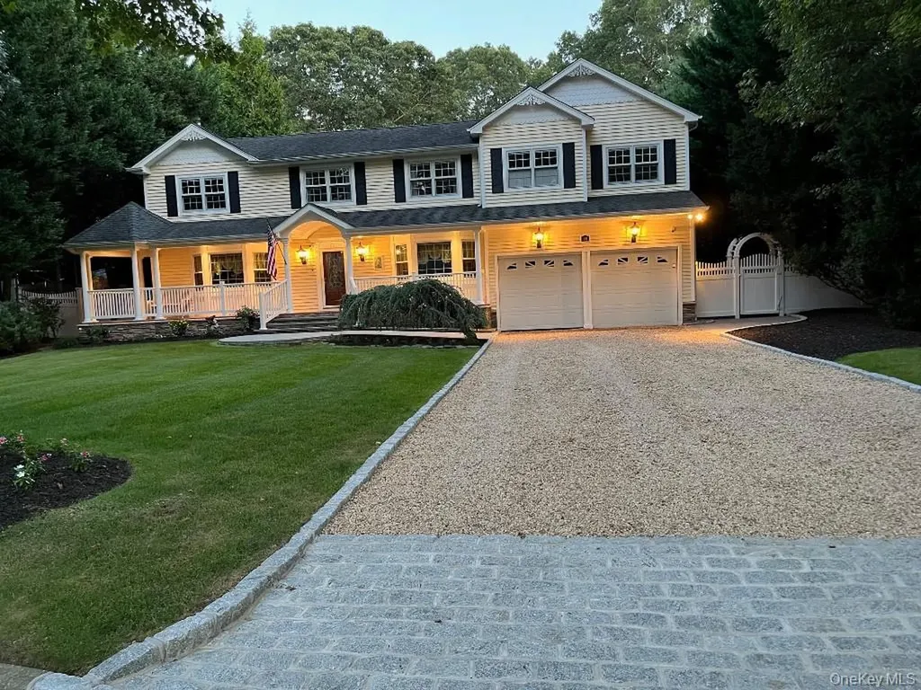 48 River Heights Drive Smithtown NY 11787