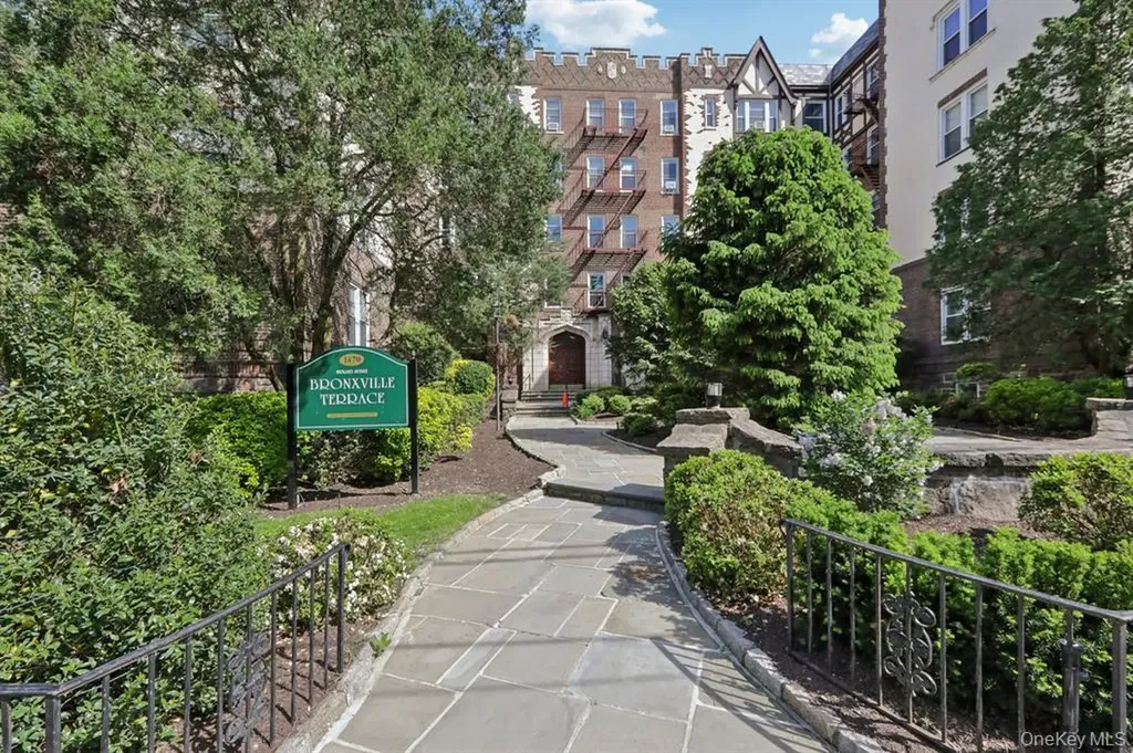 1470 Midland Avenue Yonkers NY 10708