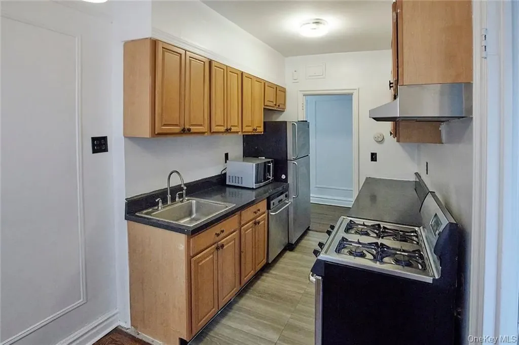 1470 Midland Avenue Yonkers NY 10708