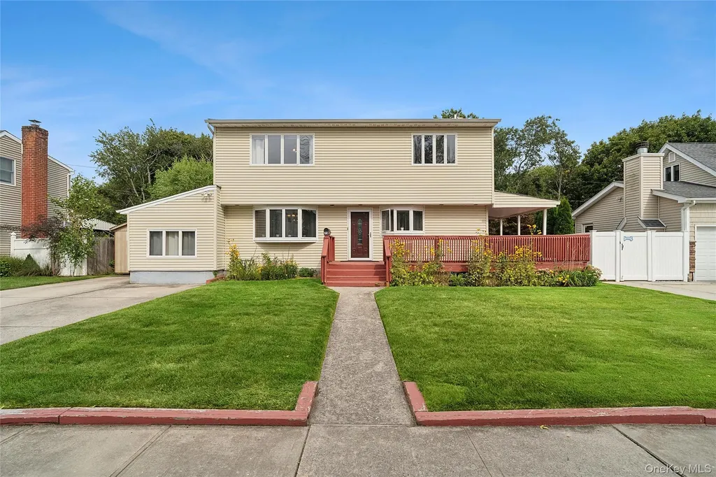 79 Elizabeth Drive Bethpage NY 11714