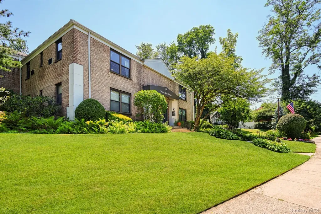 29 West Mill Drive Great Neck NY 11021