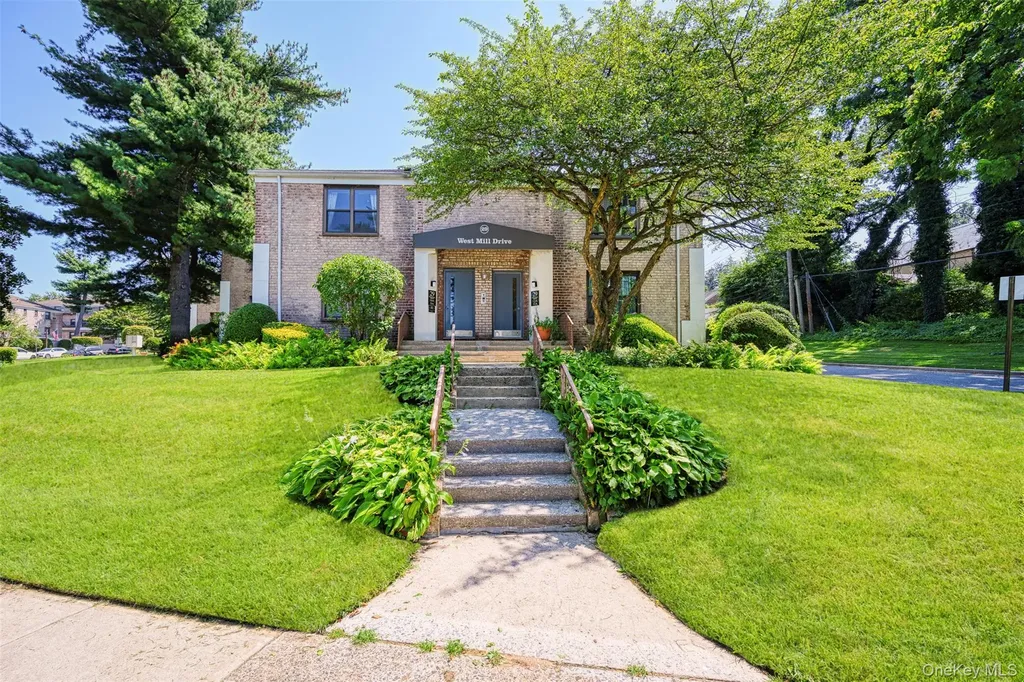 29 West Mill Drive Great Neck NY 11021