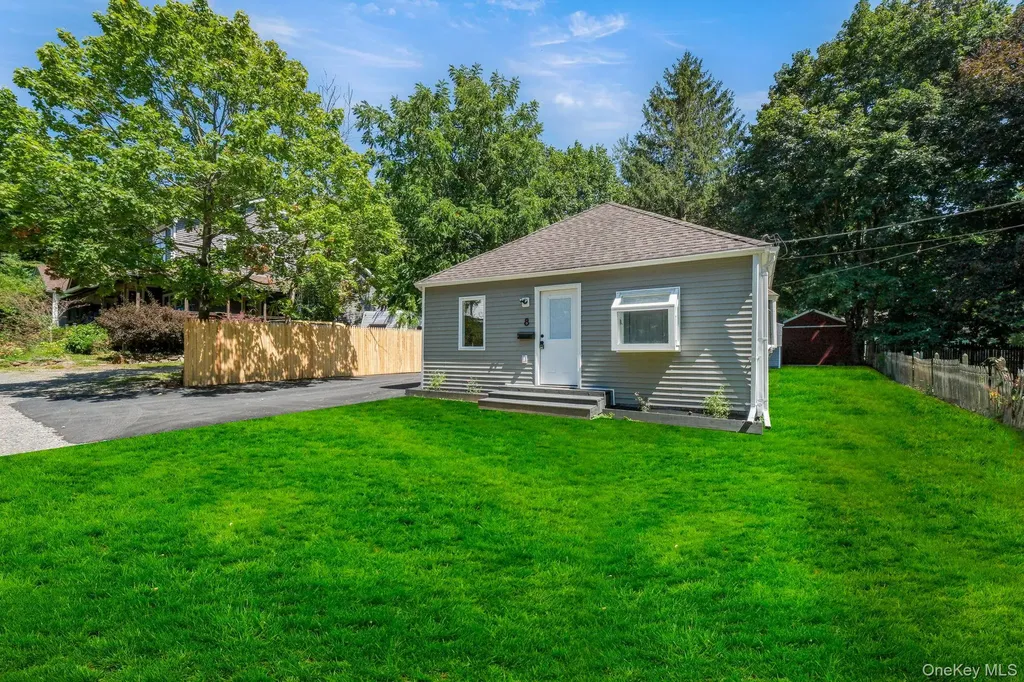 8 Mapes Lane Monroe NY 10950