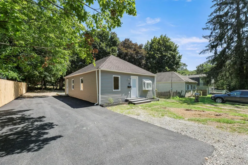8 Mapes Lane Monroe NY 10950