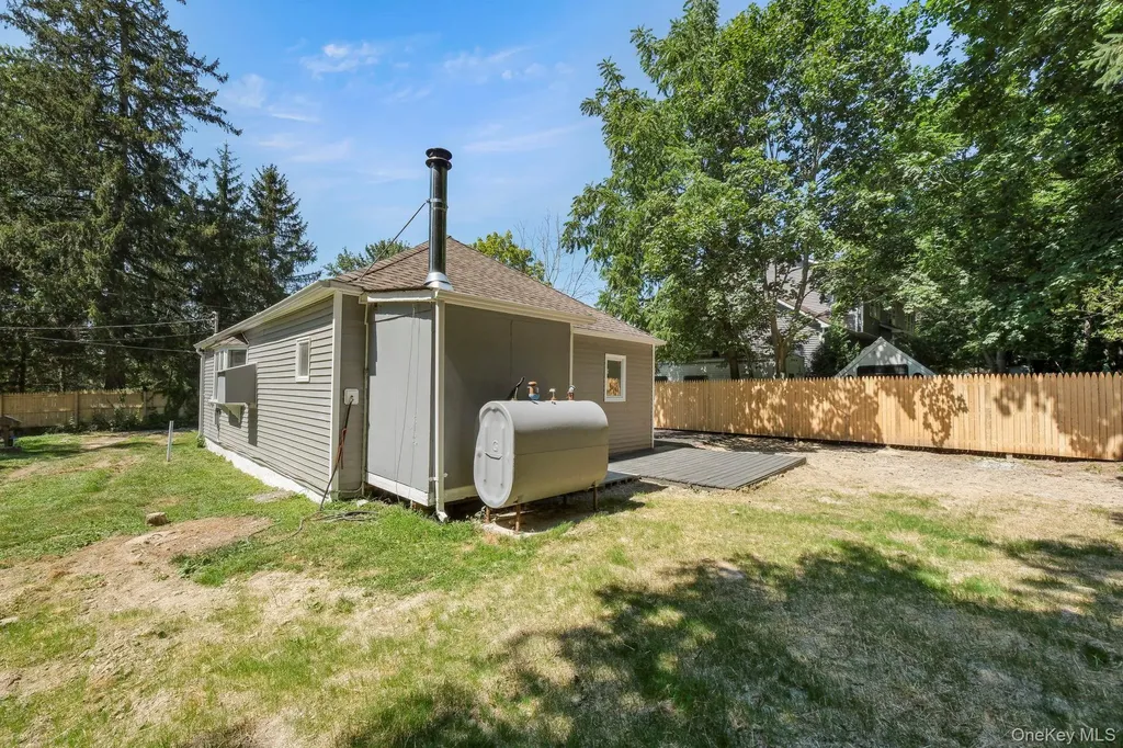 8 Mapes Lane Monroe NY 10950