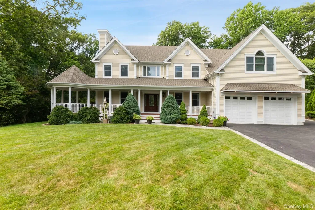 8 Crecco Place Mahopac NY 10541