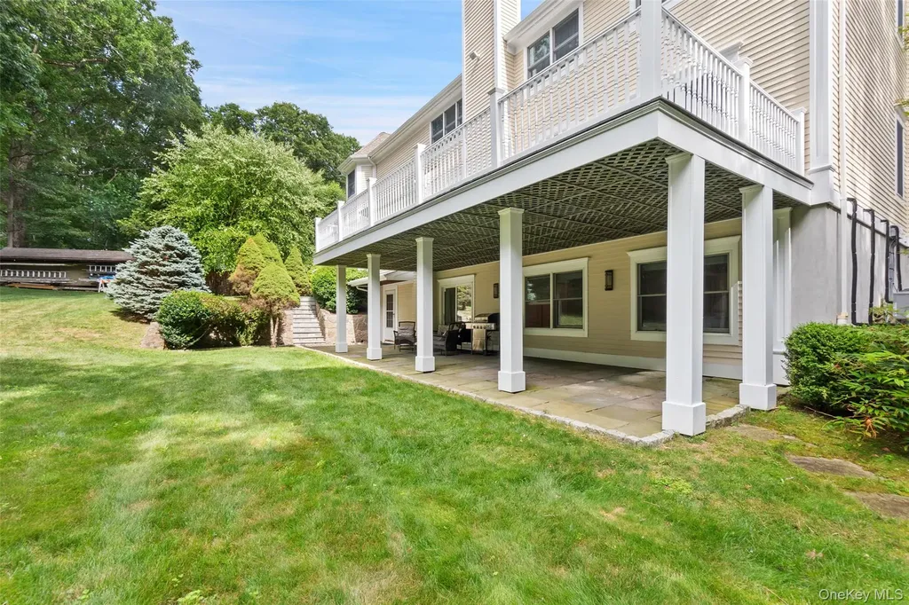 8 Crecco Place Mahopac NY 10541