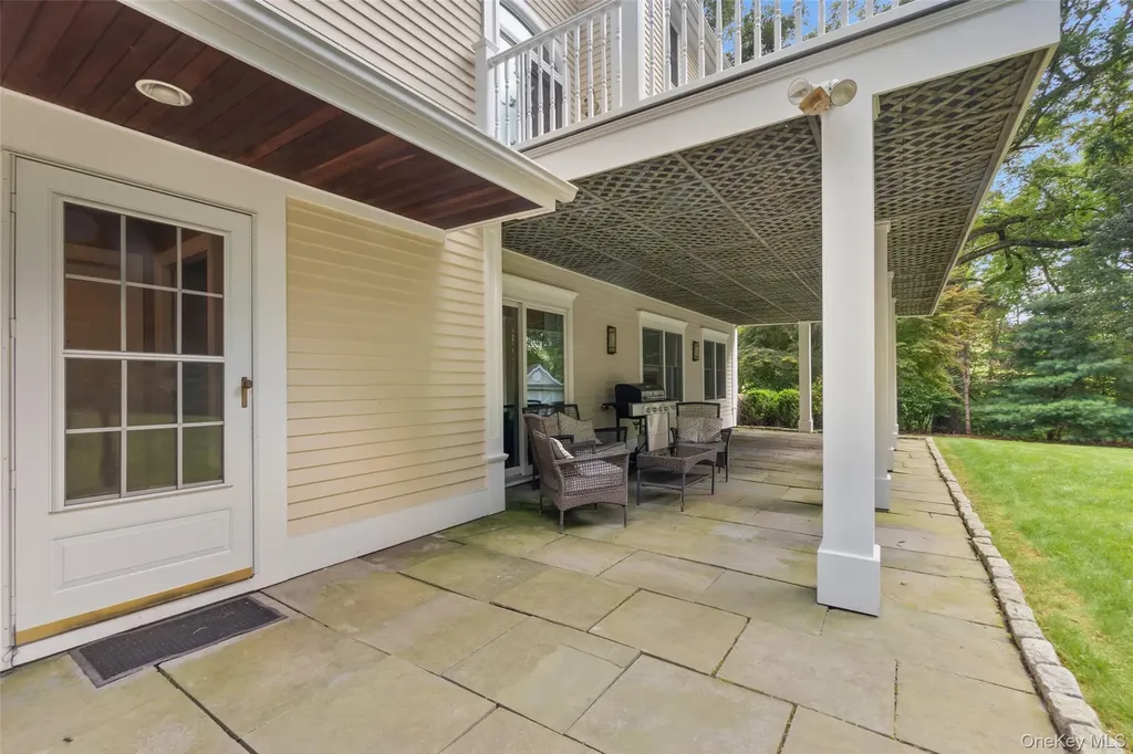 8 Crecco Place Mahopac NY 10541