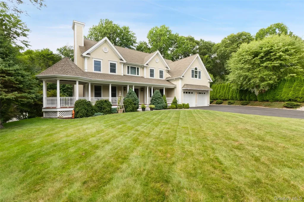 8 Crecco Place Mahopac NY 10541