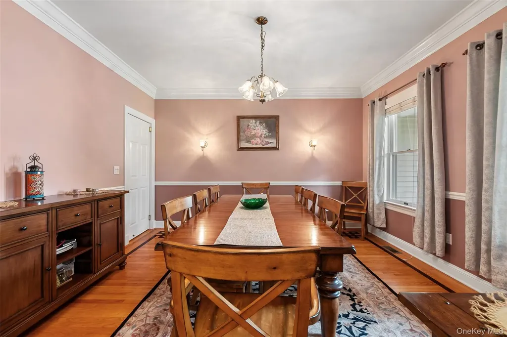 8 Crecco Place Mahopac NY 10541