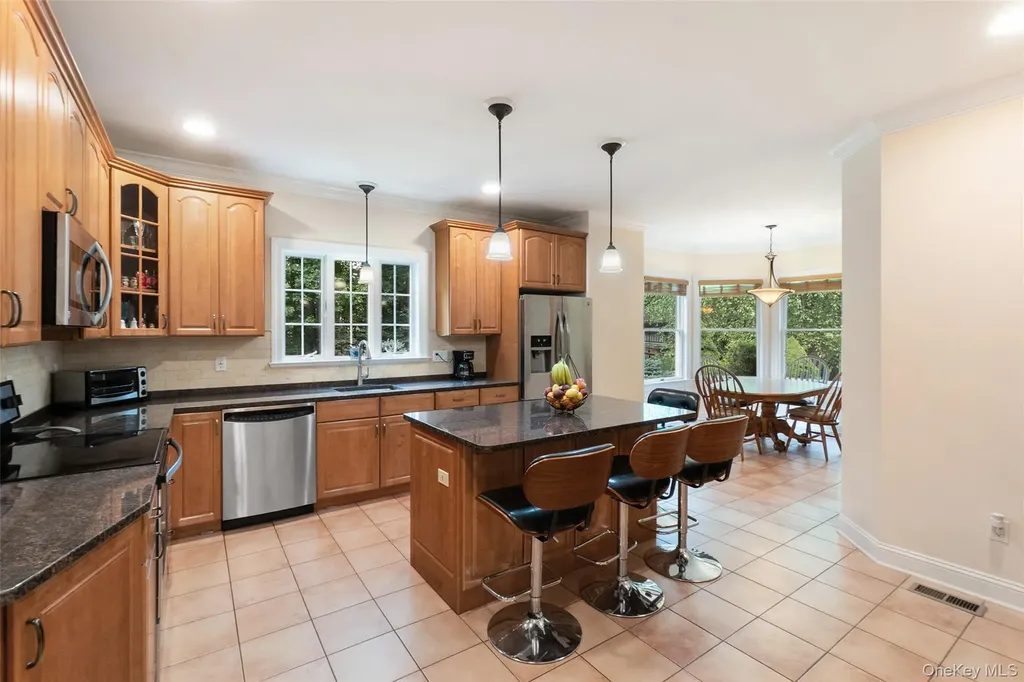 8 Crecco Place Mahopac NY 10541