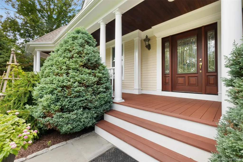 8 Crecco Place Mahopac NY 10541