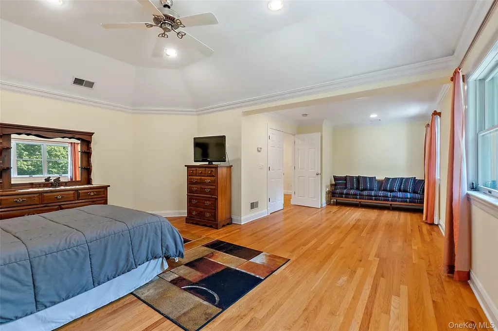 8 Crecco Place Mahopac NY 10541