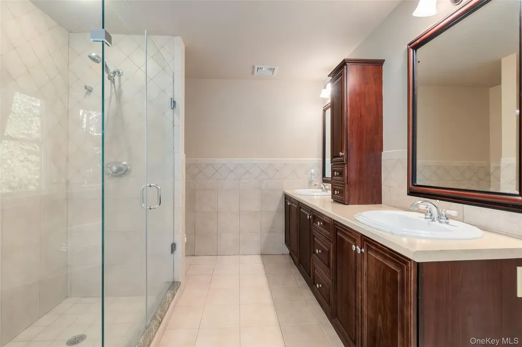 8 Crecco Place Mahopac NY 10541