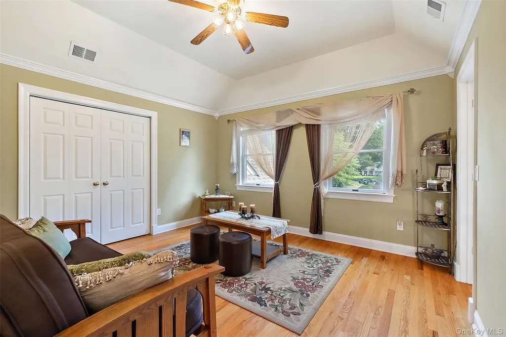 8 Crecco Place Mahopac NY 10541